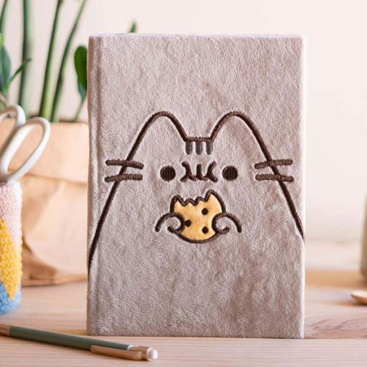 Actual product image Pusheen Plush (A5, Dotted, Hardcover)