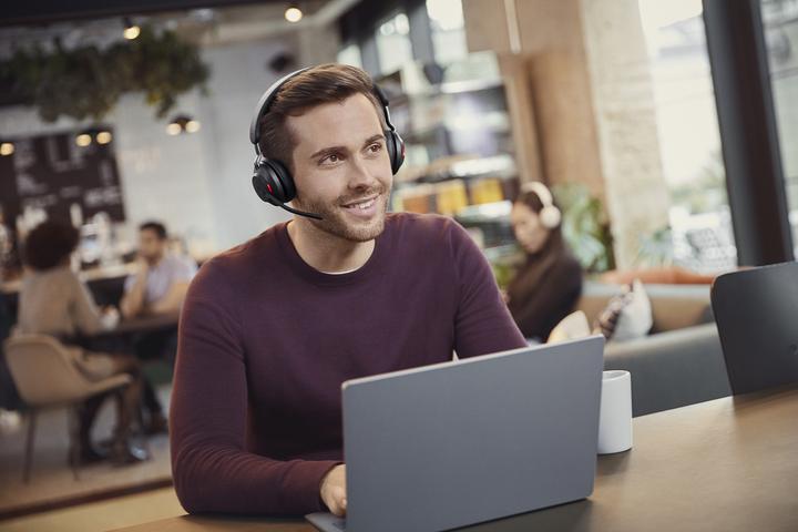 Actual product image Jabra Evolve2 65 MS (Wireless, USB-A)