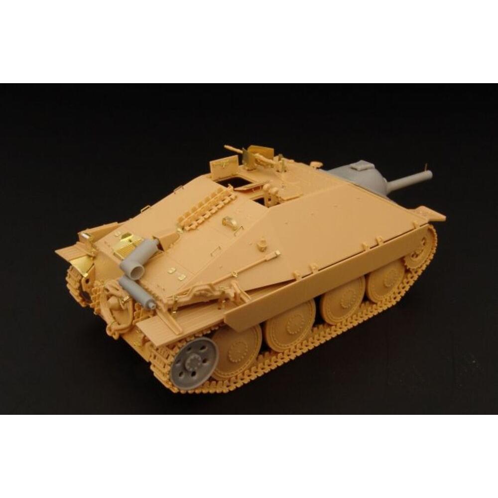 Hauler Flammpanzer 38(t) Hetzer
