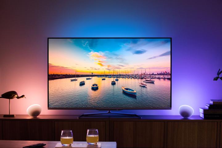 Actual product image Philips Hue Go Base BT (520 lm)