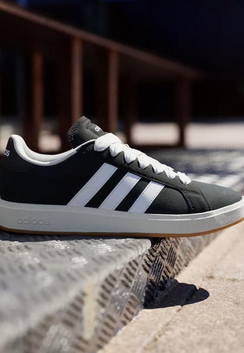 Image du produit Adidas Baskets GRAND COURT BASE 00s (44)