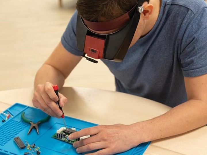 Produktbild Velleman KOPFLUPE MIT LED-BELEUCHTUNG 1.8x - 2.3x - 3.3x