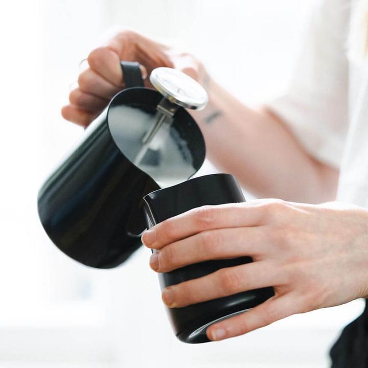 Actual product image Rhinowares Rhino Coffee Gear Stealth Milk Jug - Pitcher Juodas 950 ml