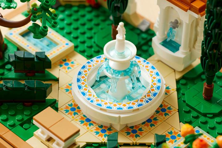 Image du produit LEGO Springbrunnen Garten (10359, LEGO Icons)