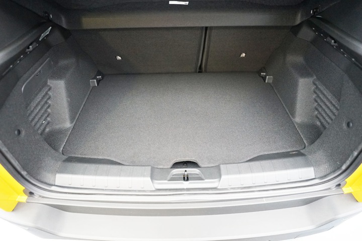 Actual product image Aristar Boot Pan for Jeep Avenger from 2023 onwards