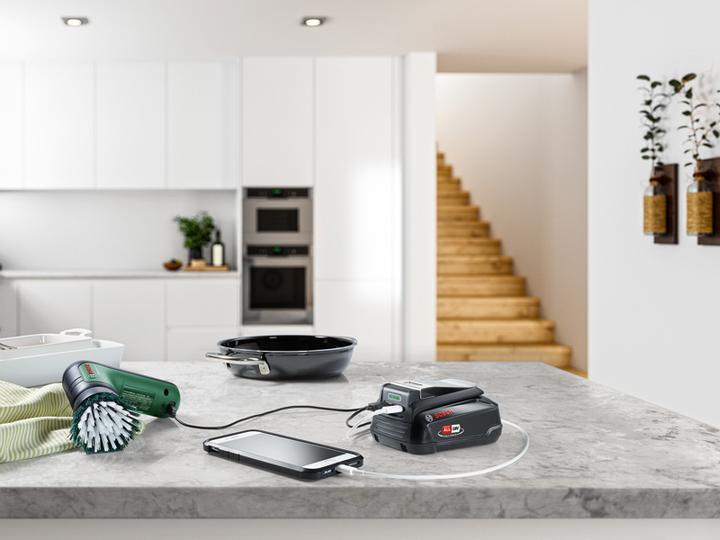 Actual product image Bosch Home & Garden Ladegerät (18 V)