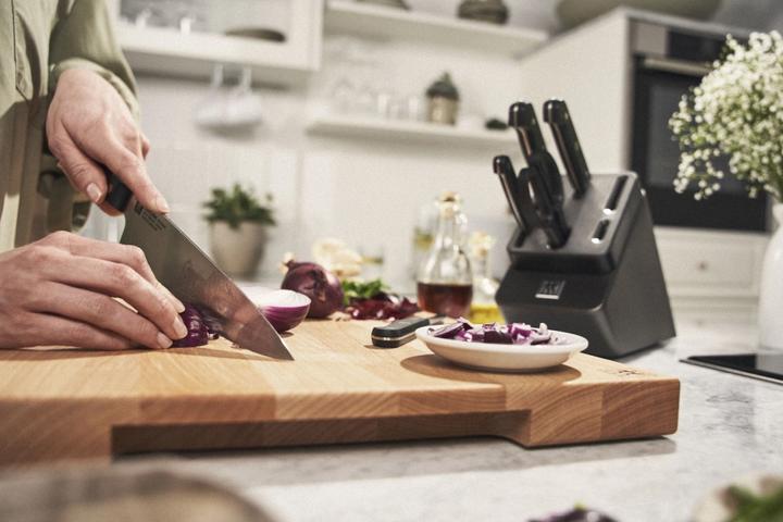 Actual product image Zwilling 7-piece Gourmet self-sharpening knife block