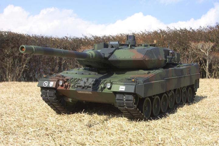 Actual product image Tamiya Leopard 2 A6 Full Options (Kit)
