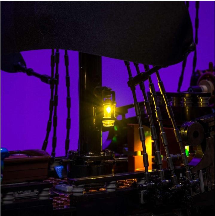 Immagine prodotto Light my bricks LMB 2.0 Kit di illuminazione a LED per LEGO® 10365 Nave pirata del Capitano Jack Sparrow
