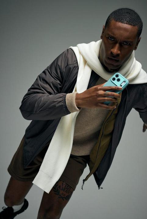 Actual product image Decoded Silicone Backcover Apple iPhone 17 Pro Retro Blue (Apple iPhone 17 Pro)