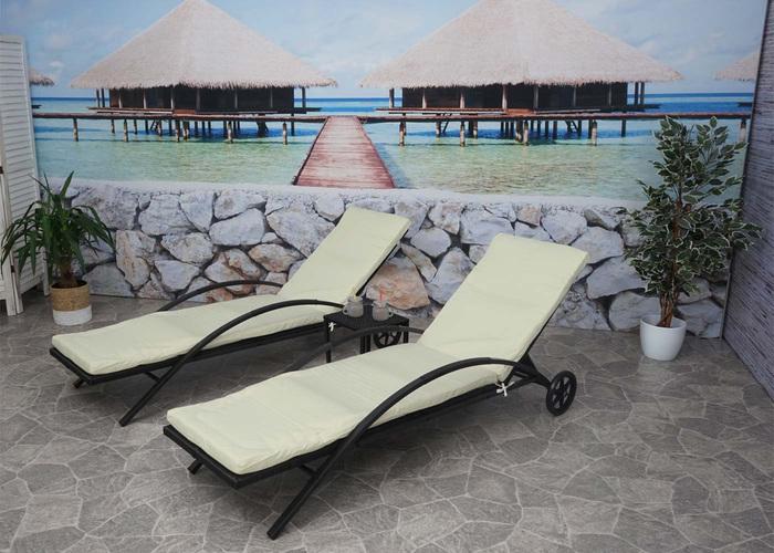 Produktbild Swisshandel24 2x Sonnenliege, Relaxliege Gartenliege, Poly-Rattan - schwarz, Kissen creme-beige (200 cm)
