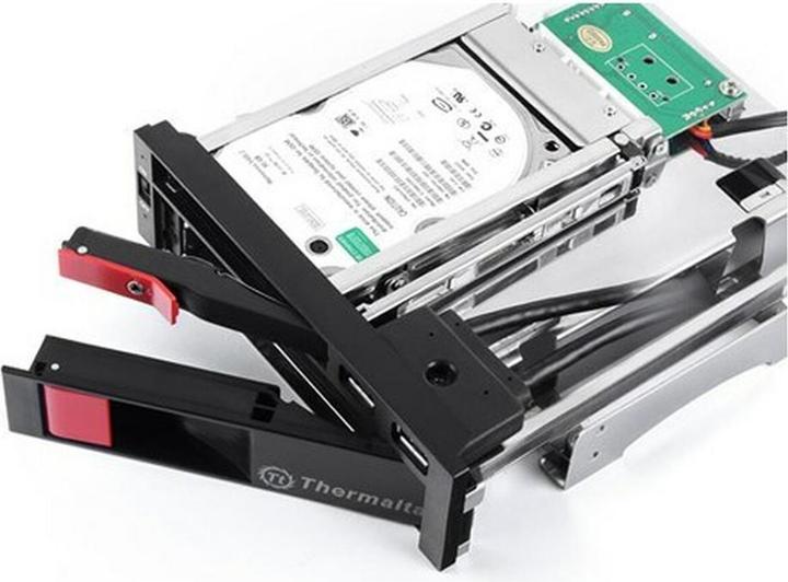 Actual product image Thermaltake ST0026Z Hard drive backplane 2.5/3.5 inch front panel