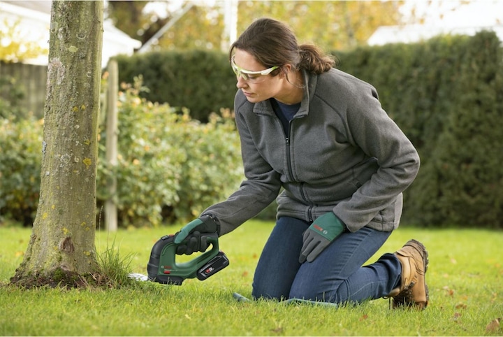 Actual product image Bosch Home & Garden Advanced Shear 18 Set (Cordless hedgecutters)