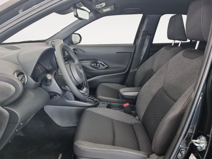 Actual product image Toyota Yaris Cross 1.5 Teamplayer VVT-iE Hybrid (Electric / Petrol Hybrid, 130 PS)