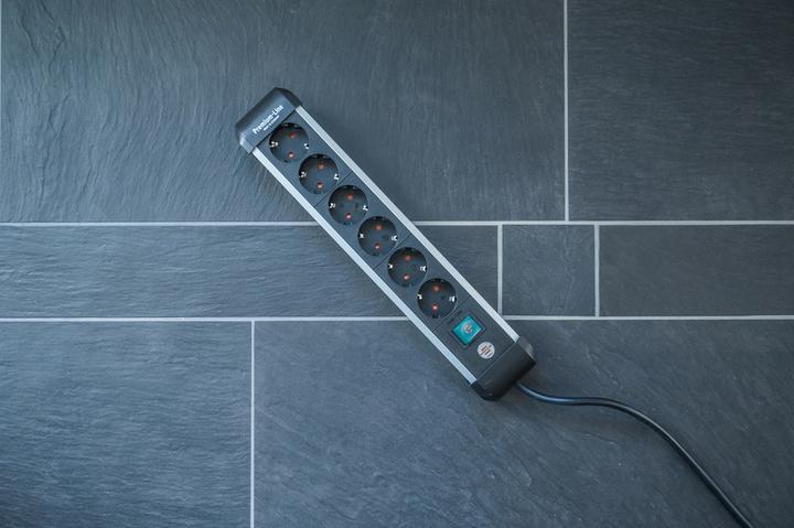 Produktbild Brennenstuhl 1391030600 Steckdosenleiste mit Schalter Silber-Schwarz Schutzkontakt 1 St. (6 x, CEE 7/3, 3 m)