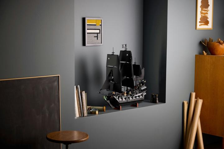 Produktbild LEGO Captain Jack Sparrows Piratenschiff (10365, LEGO Icons)