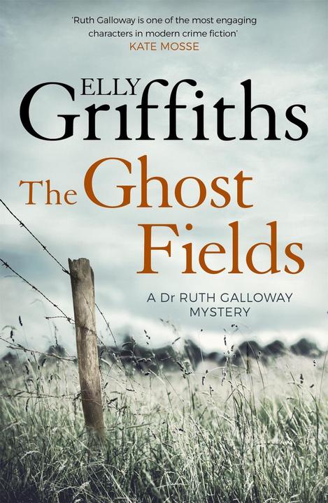 Produktbild The Ghost Fields (Englisch, Elly Griffiths, 2016)
