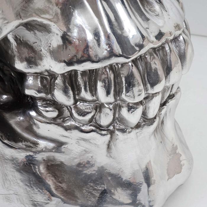Actual product image Swisshandel24 Side Table Skull, Polyresin Glass Table Living Room Table, Silver 52x55x55cm (52 x 55 x 55 cm)