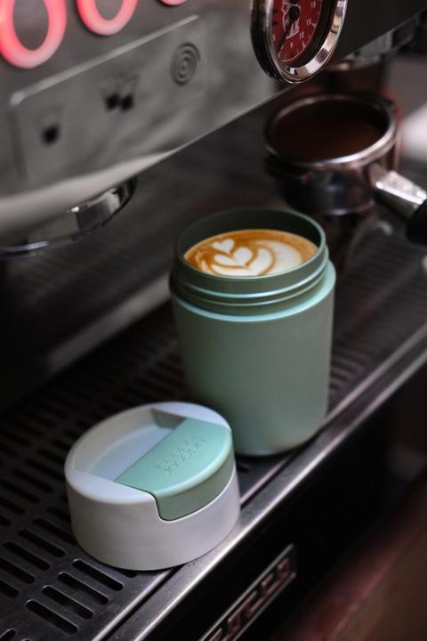 Produktbild Joseph Joseph Sipp Travel Mug