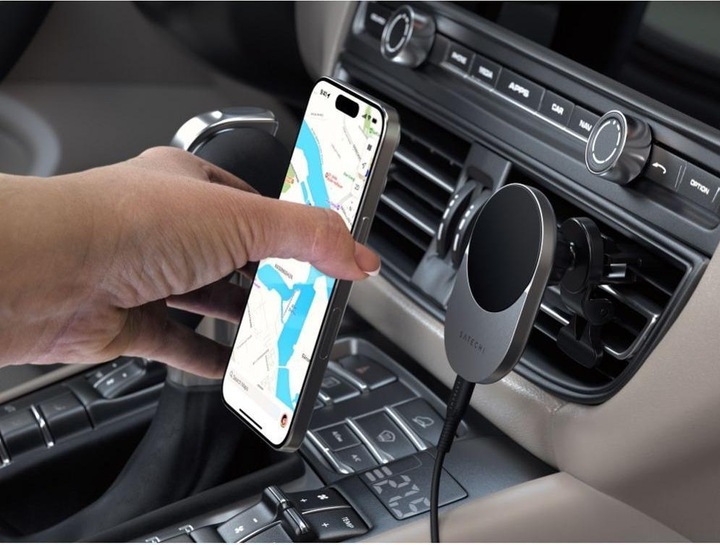 Actual product image Satechi Car Charger (15 W)