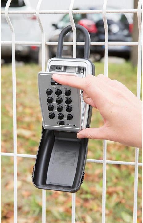 Actual product image Master Lock 5422EURD Safe Portable Safe