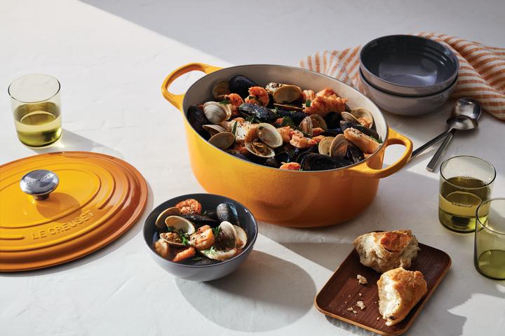 Produktbild Le Creuset Bräter Signature oval 31 cm Nectar (31 cm, Bräter + Schmortopf, Gusseisen)