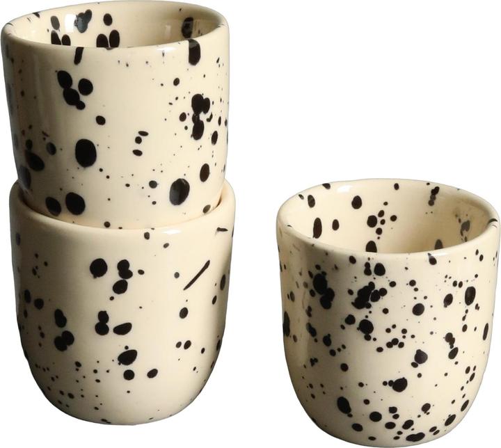 Black dotted, Cream-coloured