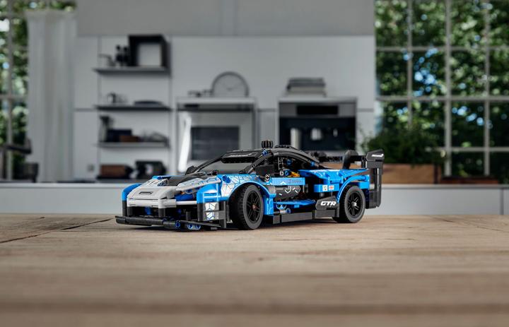 Actual product image LEGO McLaren Senna GTR (42123, LEGO Technic)