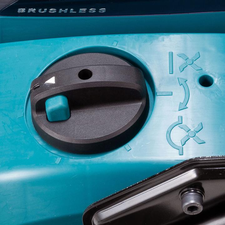 Actual product image Makita UV001GZ Cordless scarifier without battery, without charger Working width 38cm