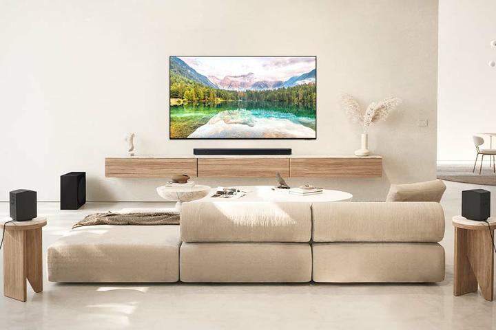 Actual product image Samsung HW-Q930D (540 W, 9.1.4 Channels)