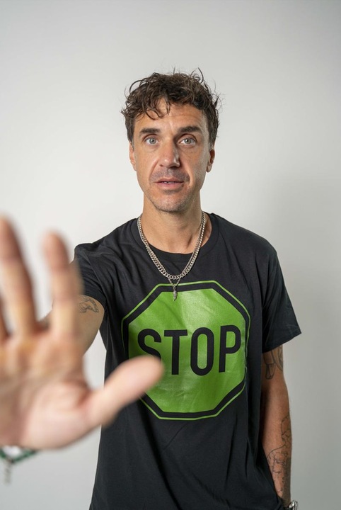 Actual product image jan SEVEN dettwyler Short on stop shirt black (unisex) (L)