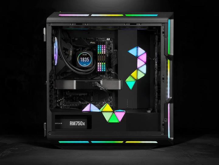 Actual product image Corsair iCUE LC100 Smart Case Starter Kit (Multicoloured)