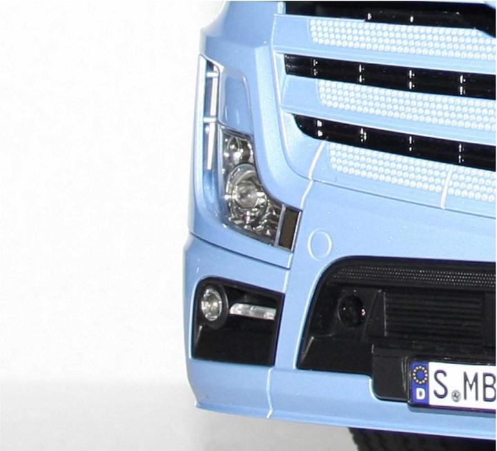 Actual product image Tamiya Mercedes B. Actros1851 GigaSpace (Kit)