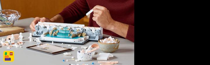 Actual product image LEGO Trevi Fountain (21062, LEGO Architecture)