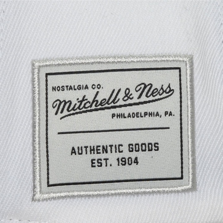 Actual product image Mitchell & Ness Snapback Stretch Cap - Brand Logo weiss (One size)