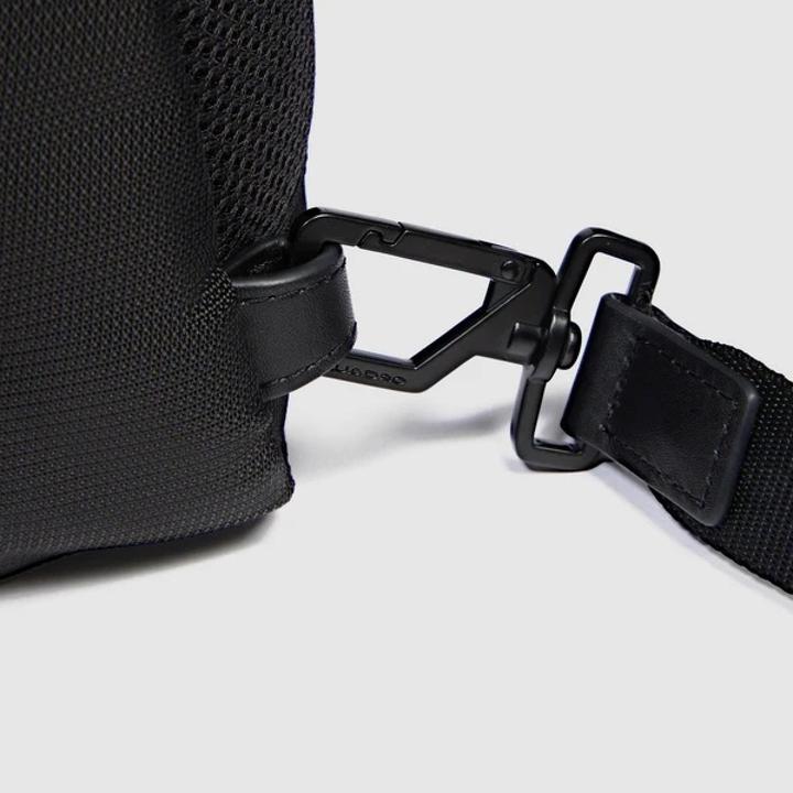 Produktbild Piquadro Tablet Mini Sling Bag