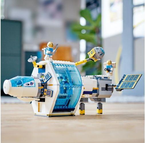 Actual product image LEGO Lunar Space Station (60349, LEGO City)