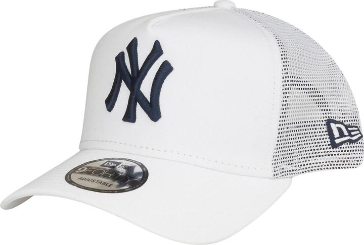 Actual product image New Era 9Forty Snapback Trucker Cap - New York Yankees White