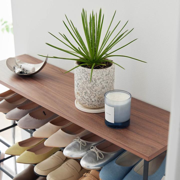 Produktbild Yamazaki TOWER 5-stöckiges Schuhregal mit Holzablage und Rollen