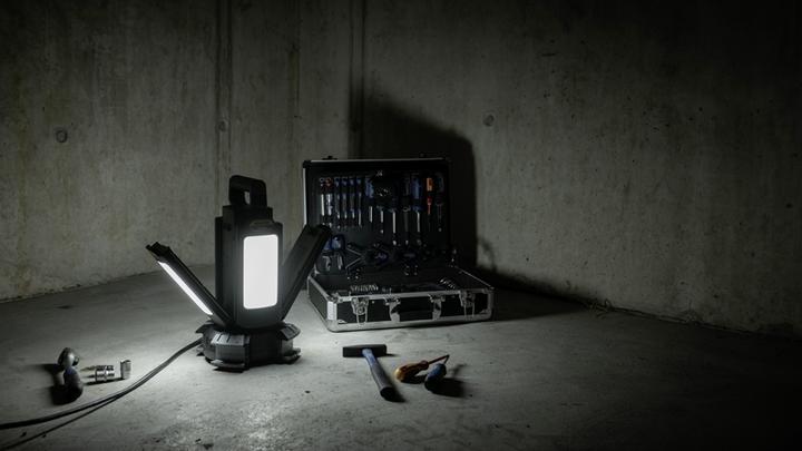 Produktbild Steffen WORKLIGHT LED Strahler 4x30W Teleskopstativ 3m Kabel (14000 lm)