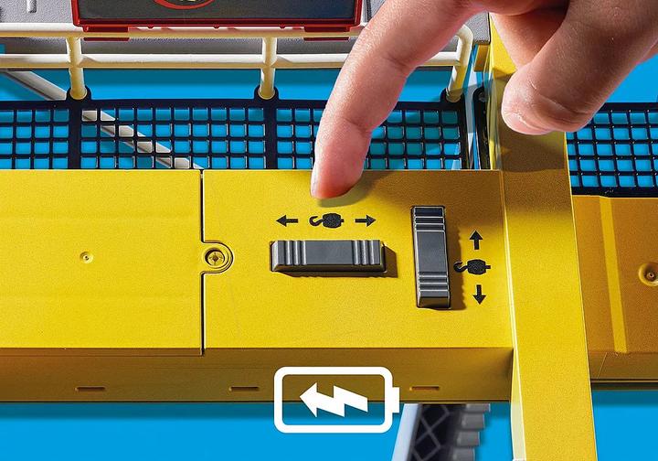 Actual product image Playmobil 70770 Gantry crane with containers (70770, Playmobil City Action)