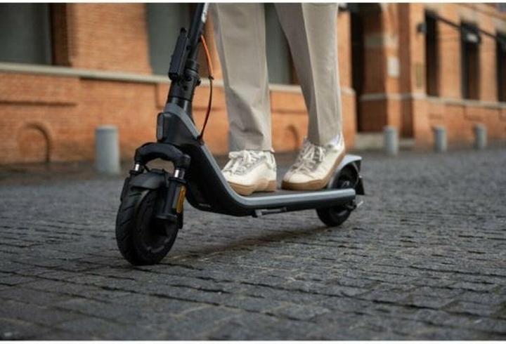 Actual product image Segway-Ninebot E2 plus II (25 km/h, 25 km, 500 W)