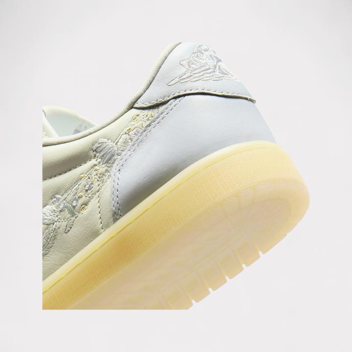 Image du produit Nike Air Jordan 1 Low OG (44)