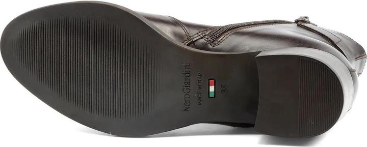 Image du produit Nero Giardini Brescia (38)