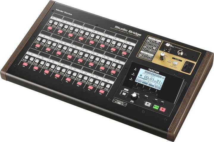 Actual product image Tascam Studio Bridge - 24-ścieżkowy rejestrator dźwięku / interfejs audio/MIDI
