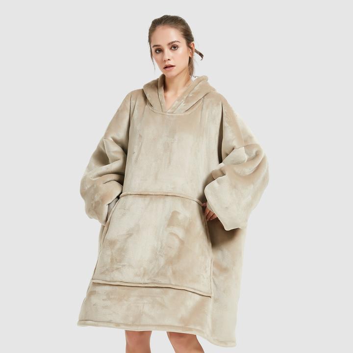 The Fluffy Eskimo Hoodie (98 x 96 cm)