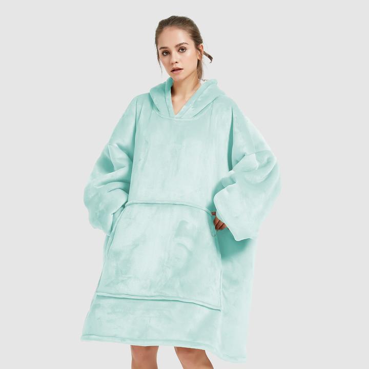 The Fluffy Eskimo Hoodie (98 x 96 cm)