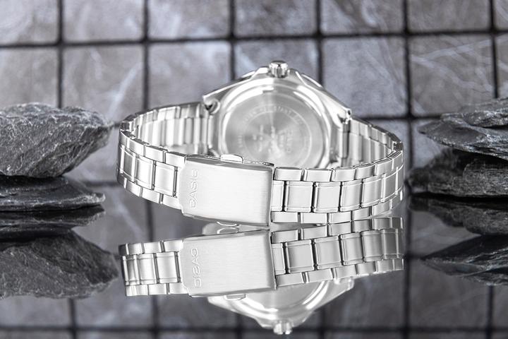 Produktbild Casio MDV-10D-1A1VEF (Chronograph, 42 mm)