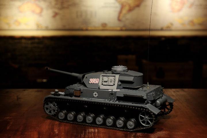 Image du produit Es-toys RC char de combat IV Ausf.F-2 (RTR Prêt à fonctionner)