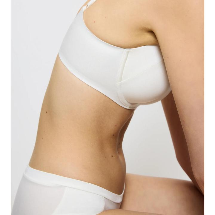 Actual product image Triumph Body Make-up Soft Touch WP EX (Single pack, 75 A)